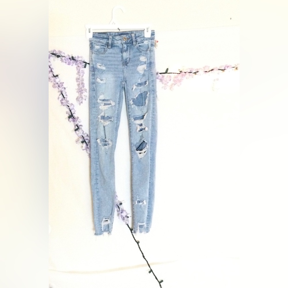 - Womens petite American eagle outfitters jeans. S 000
